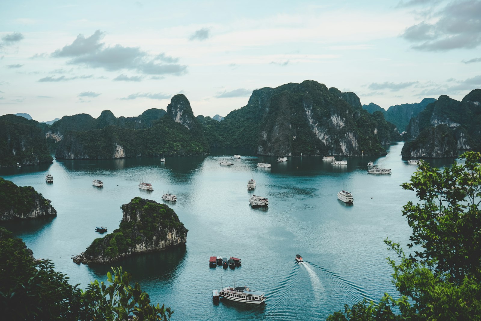 Vietnam travel scene