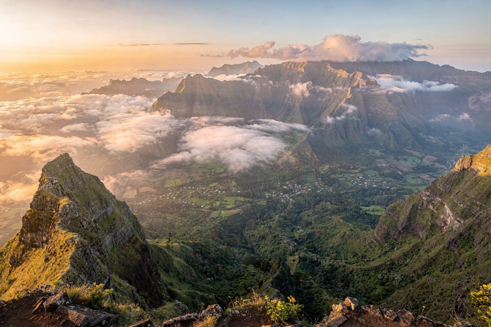 Réunion travel scene