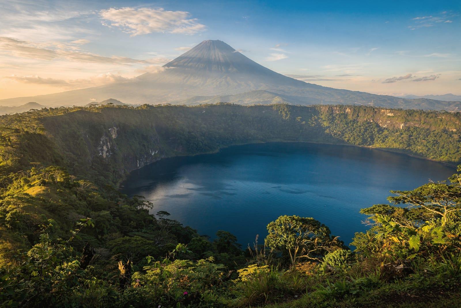 El Salvador travel scene